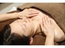 リトルハピネス(Little happiness)/意外と凝ってるデコルテ