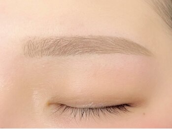 エサージュ 町田店/アイブロウ・スタイリング/中島