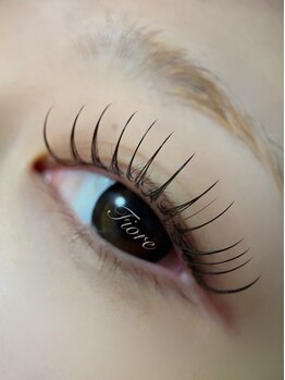 ナチュラル上品な目元にしたい