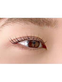 ナチュラル上品な目元にしたい