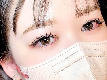 クララハンダ(CLALA Handa)の写真/ナチュラル×上品な目元を叶える！次世代ハイブリッド技術“エクパ”が人気急上昇中！