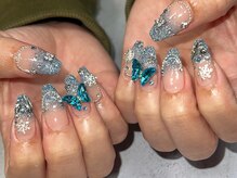 キラキラのパーツも豊富です★