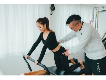 スタジオネコノビの写真/【何をしても変わらなかった方へ】身体の状態を細かく評価しピラティス×整体で原因にアプローチ