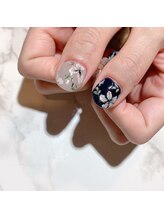 アティックネイルアトリエ(attic nail atelier)/親指アップ★