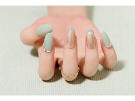 マグネット×フレンチネイル