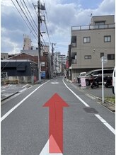 おひさま整骨院/マンション前まで直進