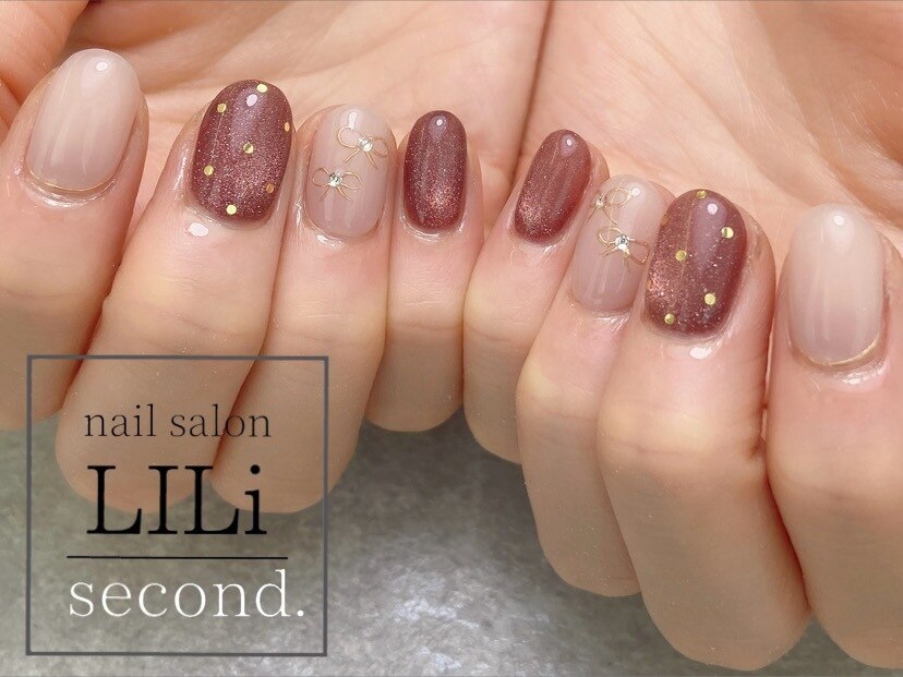 2025年-2026年冬トレンド】レッド ワンカラー ハンドのネイルデザイン