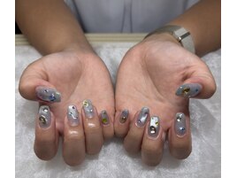 キラキラ宝石ネイル