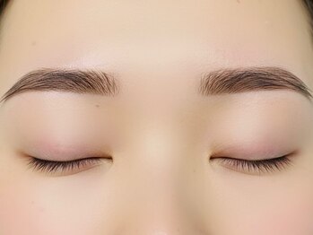 モーブ(Mauve)の写真/【メンズOK】骨格分析であなただけの黄金比率をご提案!もう「似合う眉」に迷わない!