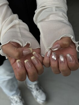 private nailsalon SEA/butter yellow french