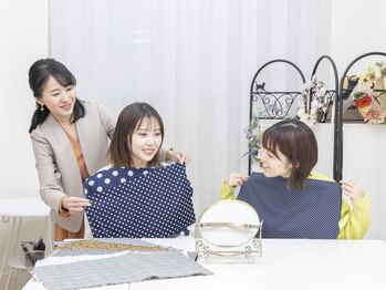 フラワーファクトリーズの写真/歴16年のベテランパーソナルカラー診断士を独り占め★色のプロフェッショナルが垢抜けをサポートします!