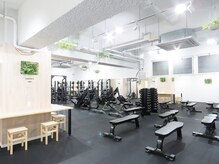 フォルツァ フィットネス スタジオ グラン(FORZA Fitness Studio GRAN)/開放的な広い店内
