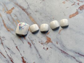 シェルフットネイル