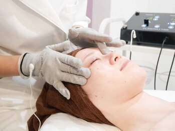 ベルソー(berceau)の写真/プラズマフェイシャルで肌悩みの根本にアプローチ◎年齢とともに気になる目元や首まで徹底ケア！