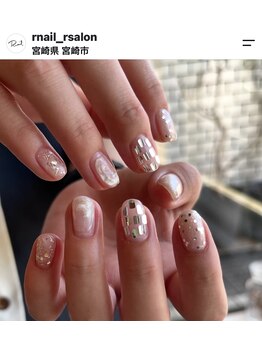 アールネイル(R NAIL)の写真/豊富な種類のデザインで指先を彩る◎理想のアートはお店で相談可能ですよ♪