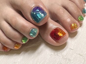 オーサムネイル(Awesome Nail)の写真/足元を彩り華やかに★ハンドができない方も、トレンドデザインで思いっきりオシャレを楽しむフットネイル♪