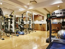 アルチザン パーソナルトレーニング(ARTISAN)の雰囲気（自分のペースでトレーニングに励める広々としたスペース☆）