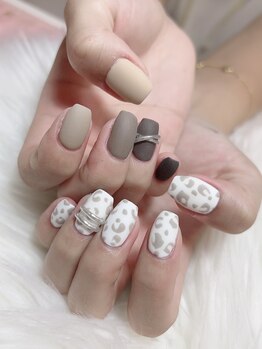 エム(EM)/秋ネイル