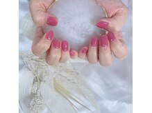 ジェルワンカラーにパーツをのせました♪