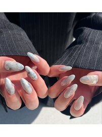 キラキラニュアンスネイル