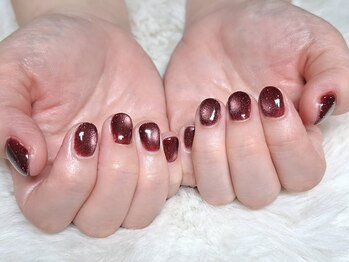 リベルタネイル(Liberta Nail)の写真/シンプルだけど目を引く指先へ*。高技術×丁寧なカウンセリングで理想のデザインが実現できます◎