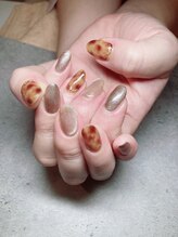 ラグネル(Luxnal)/べっこうネイル