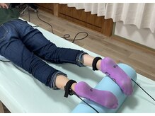 心々/電極を直接皮膚に付けます