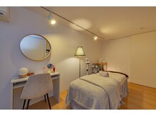 フェイシャルエステにはデコルテマッサージつき♪