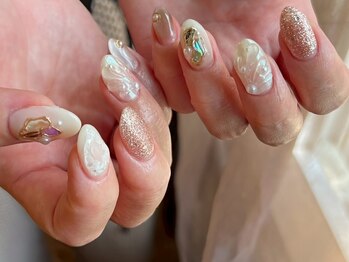 イル(ile)の写真/【オフ無料】1本から補強/長さだしOK!美しく魅せるフォルムで理想の指先を叶えます★持ち込みデザインOK!