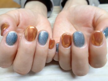 アミュリー ネイル アトリエ(Amury nail atelier)/メタリック マグネット アシメ