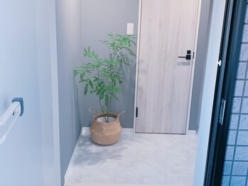 サロン ド モア(salon de MORE)/店内入り口