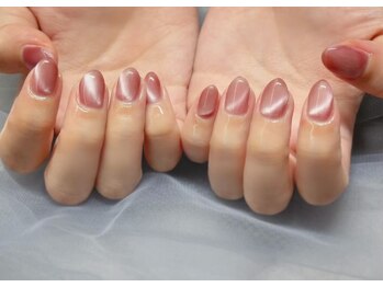 ネイルアンドアイラッシュスタジオ シュシュ(chouchou)/マグネットネイル・カラー豊富