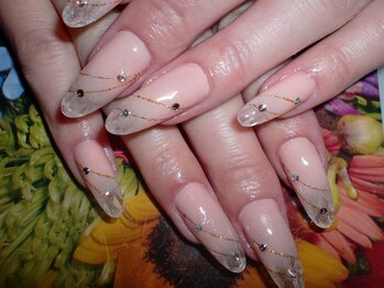 トランキル(Tranquille)/先端クリアのベージュグラデ