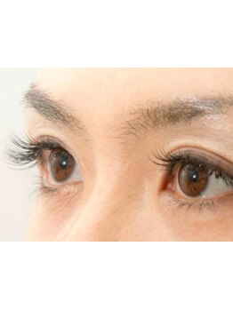 ナチュラル上品な目元にしたい