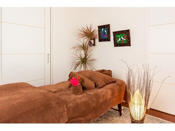 アール バイ アイクオーレ(R by i cuore)