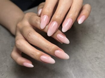 オニカネイル 表参道(ONIKA nail)の写真/お客様の好みと肌に合わせてカラーを細かく調合し、手元をきれいに魅せるネイルで仕上げます！