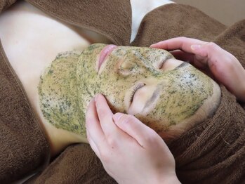 手と頭のいやし処スマティーの写真/【手も顔も魅せたくなる素肌に!!】乾燥からくる肌悩みを酵素入りの剥けないハーブピーリングで根本から解決