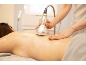 美人バスト 柏店/ ハイポーラRF+吸引ドレナージュ