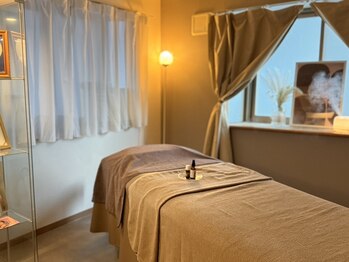 モンカルム(Mon calmne)の写真/忙しい毎日に心地の良い安らぎを。完全個室で極上のオールハンド施術!疲れ切った身体と心を癒す至福の時間