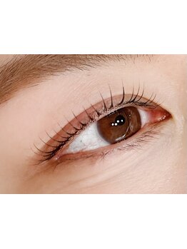 ナチュラル上品な目元にしたい