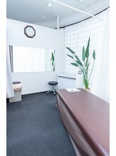 べネフィー整体サロン/貸切明るく広い清潔な施術ルーム