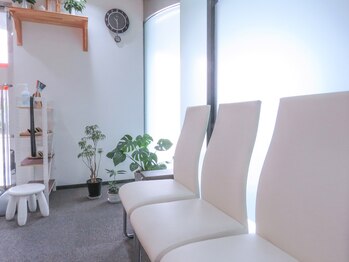 からだバランスラボ やしま整骨院/待合スペース