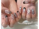 黒ガーリーネイル