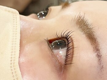 ビファセット 倉敷店(B facette)の写真/次世代まつ毛パーマ★自まつ毛を根元から立ち上げて、自然なパッチリeyeに♪朝のメイクもらくらく時短◎