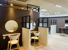 ユーユーヘッドスパ 渋谷(Headspa)の雰囲気（メイクブースあり♪コテ・アイロン・ワックス・ヘアオイル完備）