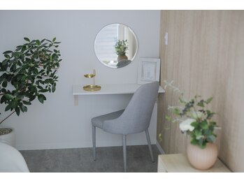 ルピナス(Lupinus.)/【店内】施術後のメイクスペース