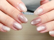 派手すぎず上品に…どの角度から見ても綺麗な指先を＊