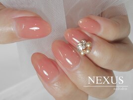 ワンカラー×立体ビジュー