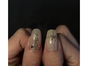 アイラ(ayla)/手描きクリスマスネイル