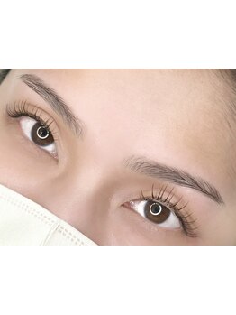 ナチュラル上品な目元にしたい